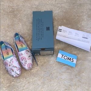 NWT TOMS Pastel Shimmer Unicorn Print shoes